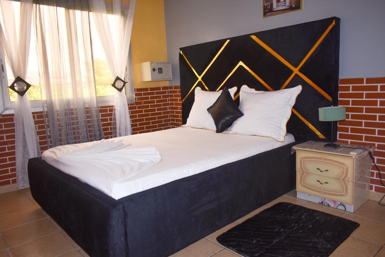 Résidence Hotelière Borel Denver Douala Eksteriør billede