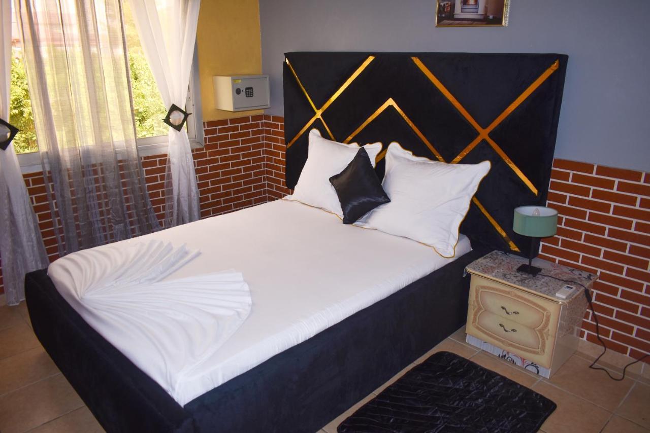 Résidence Hotelière Borel Denver Douala Eksteriør billede