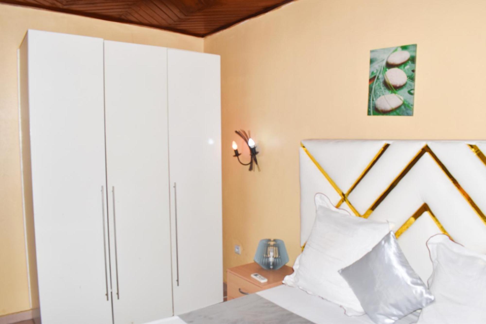 Résidence Hotelière Borel Denver Douala Eksteriør billede